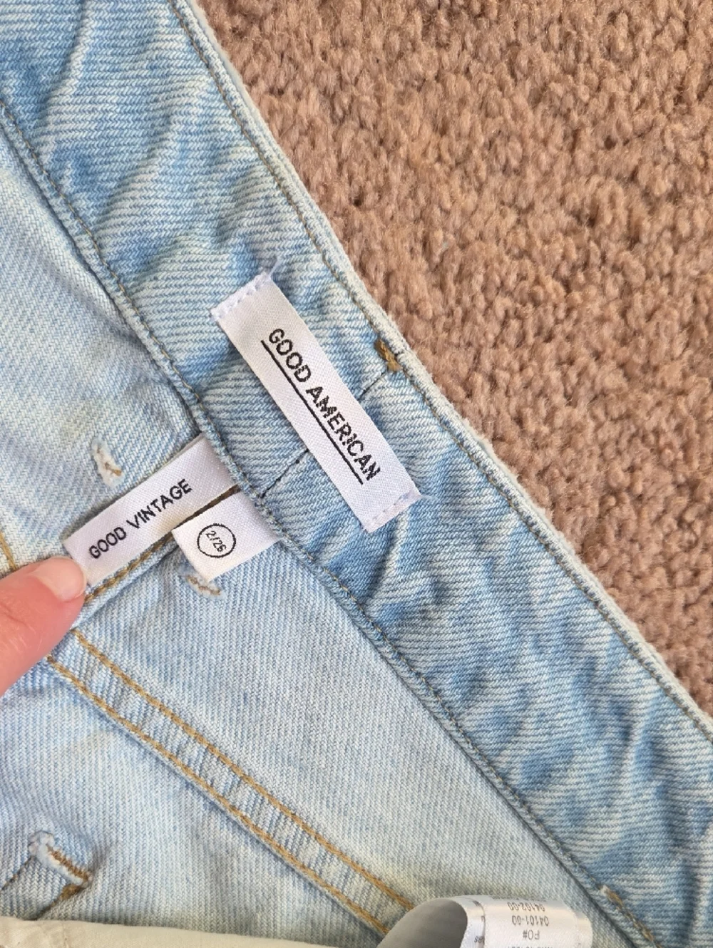 *Like New* Good American Good Vintage Light Blue Distressed Crop Jean